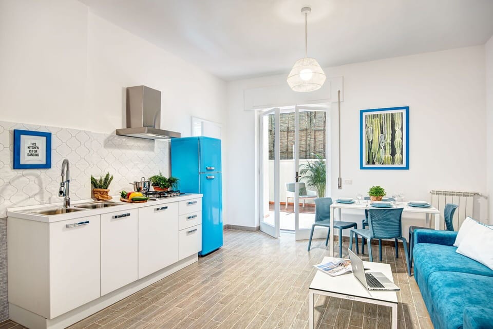 waves-apartment-sorrento-apartment-living-room
