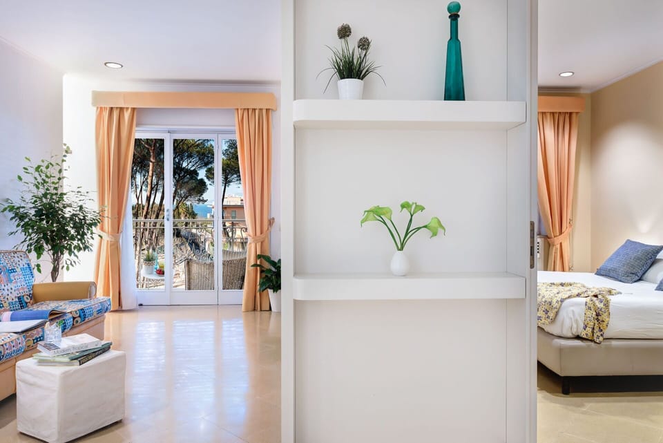 woody-home-sea-view-sorrento-apartment-living-room