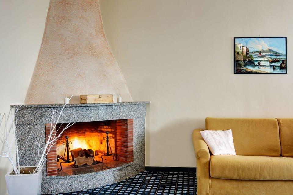 nerano-sea-view-house-marina-del-cantone-apartment-living-room