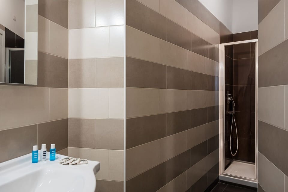 living-times-apartment-sorrento-apartment-bathroom