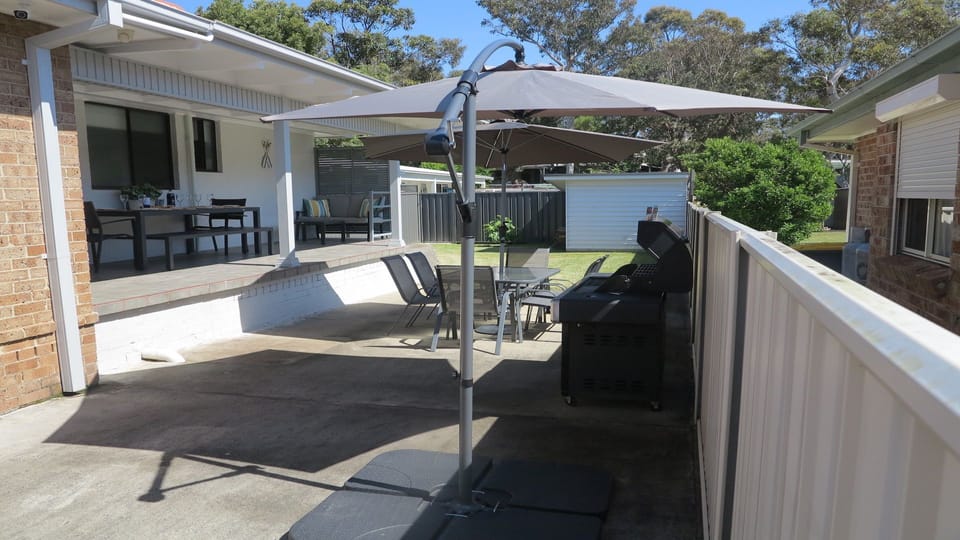 Alka Beach House | Gas BBQ | Enclosed yard | Deck