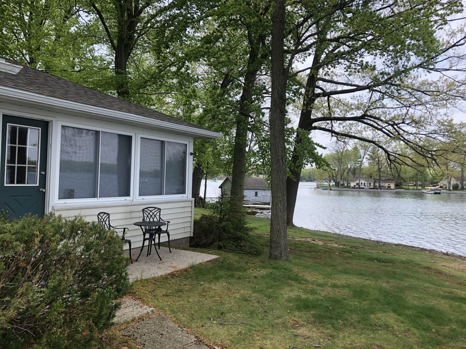 Small veranda overlooking the lake.