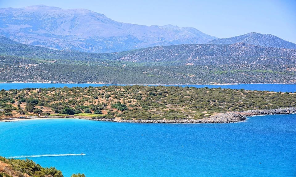 Area that directly surrounds the property. HotelPraxis Group | Etoile Villa