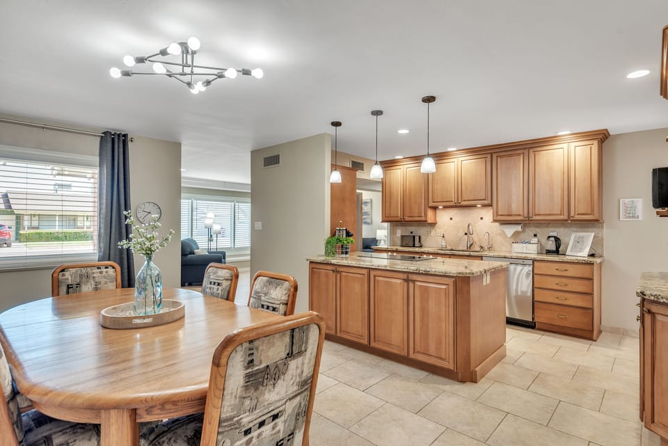 Dining Room/Kitchen