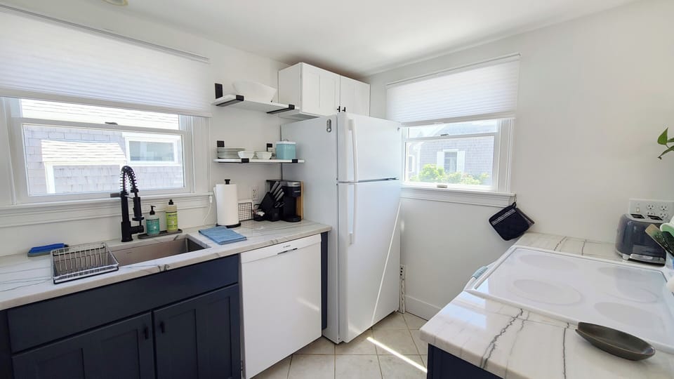 Nicely equipped kitchen