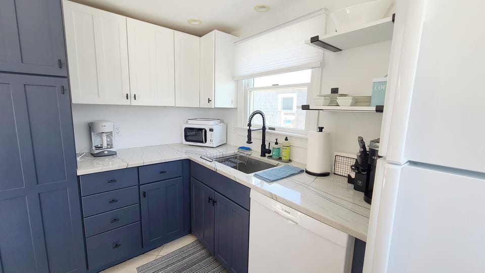 Nicely equipped kitchen