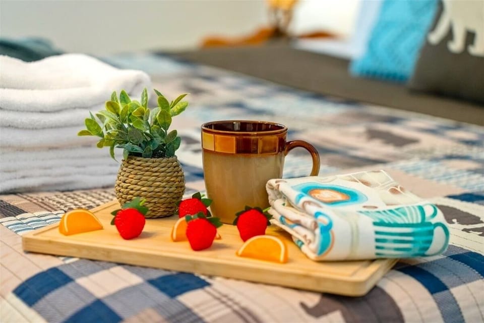 Small touches throughout the cabin create a warm and welcoming stay for couples, families, and weekend getaways.