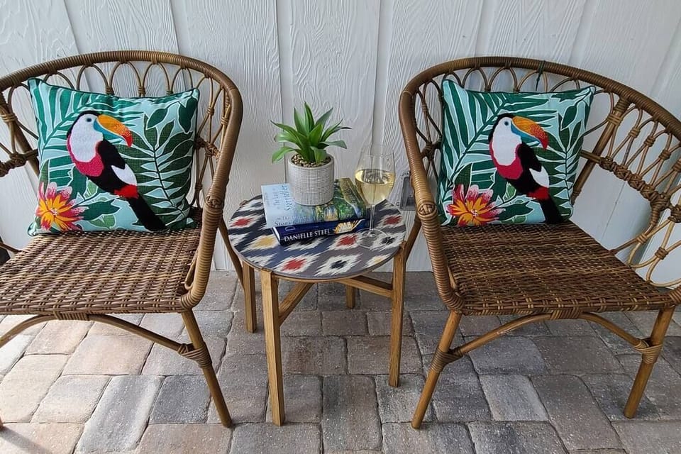 Personal screened sitting area