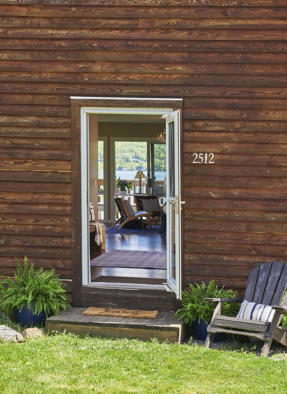 Inside feels like outdoors with 2 walls full windows.