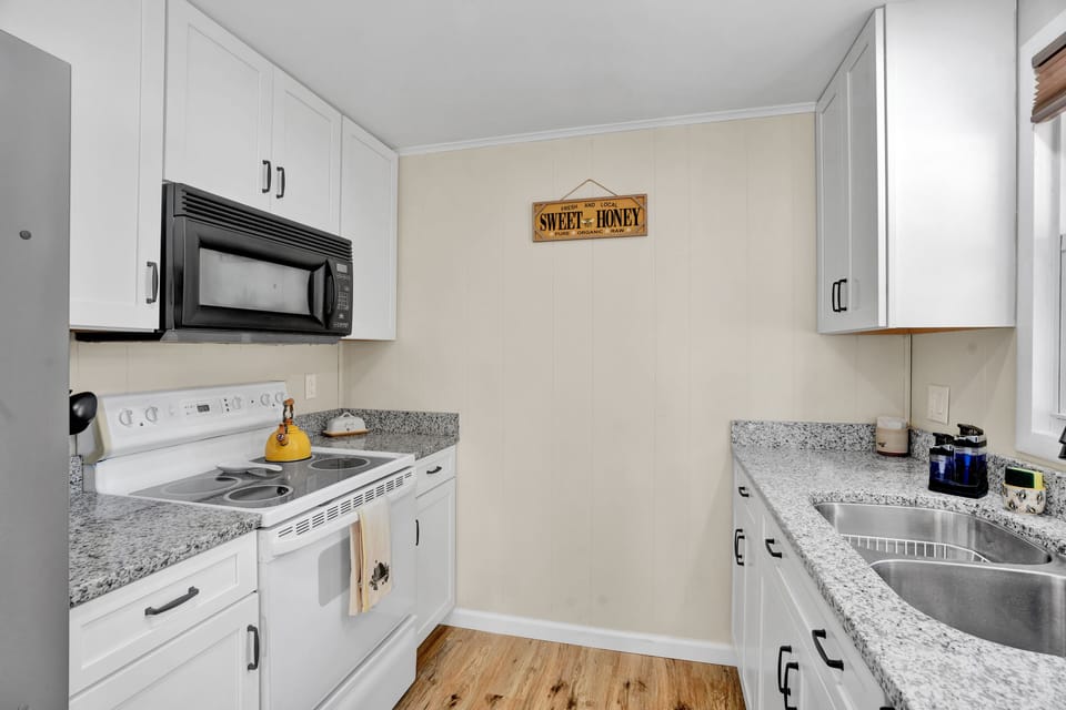 Full kitchen with just about everything you need
