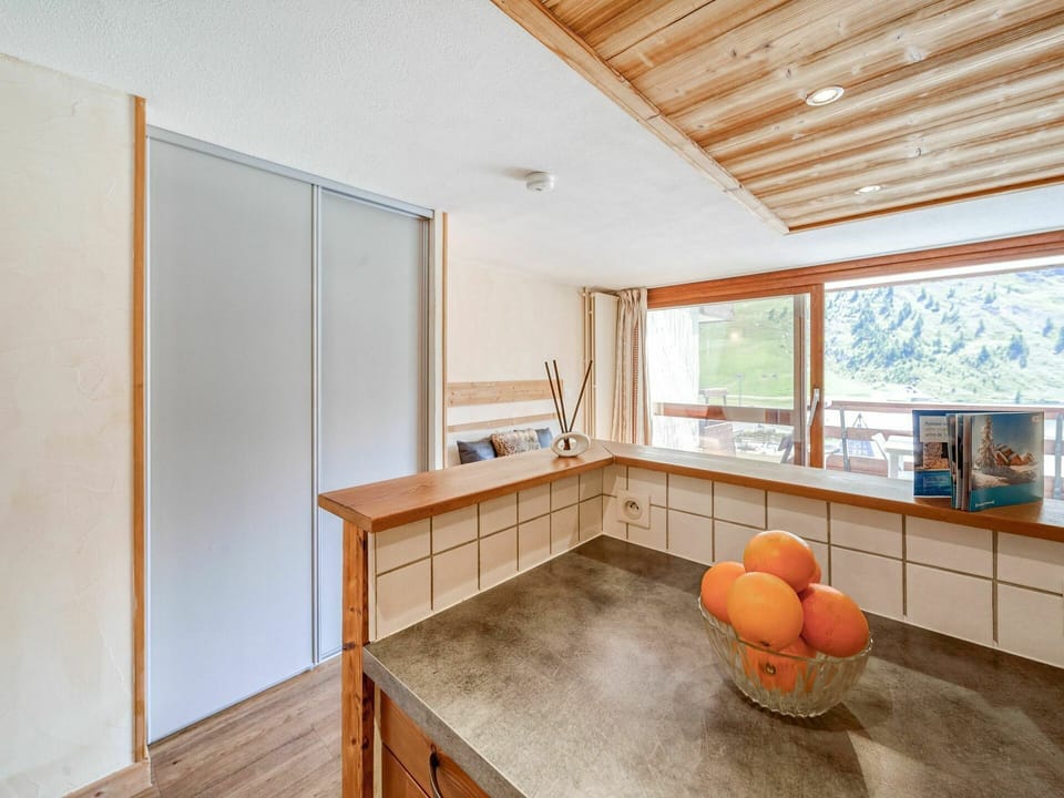 Property, Cabinetry, Window, Wood, Countertop, Interior Design, Flooring, Floor, Wood Stain