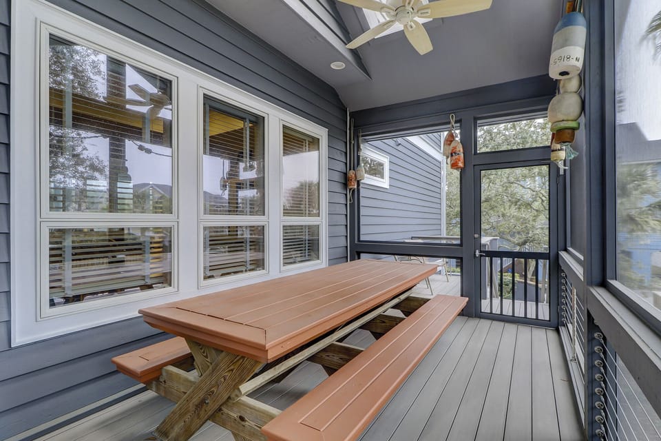 Screened Porch off Dining Room