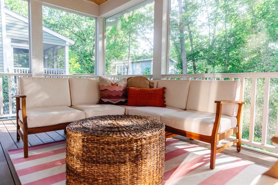 Outside Living | Screened in Porch