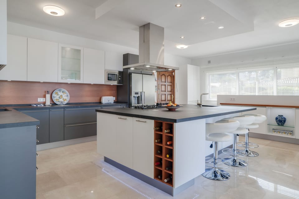 Fully equipped kitchen