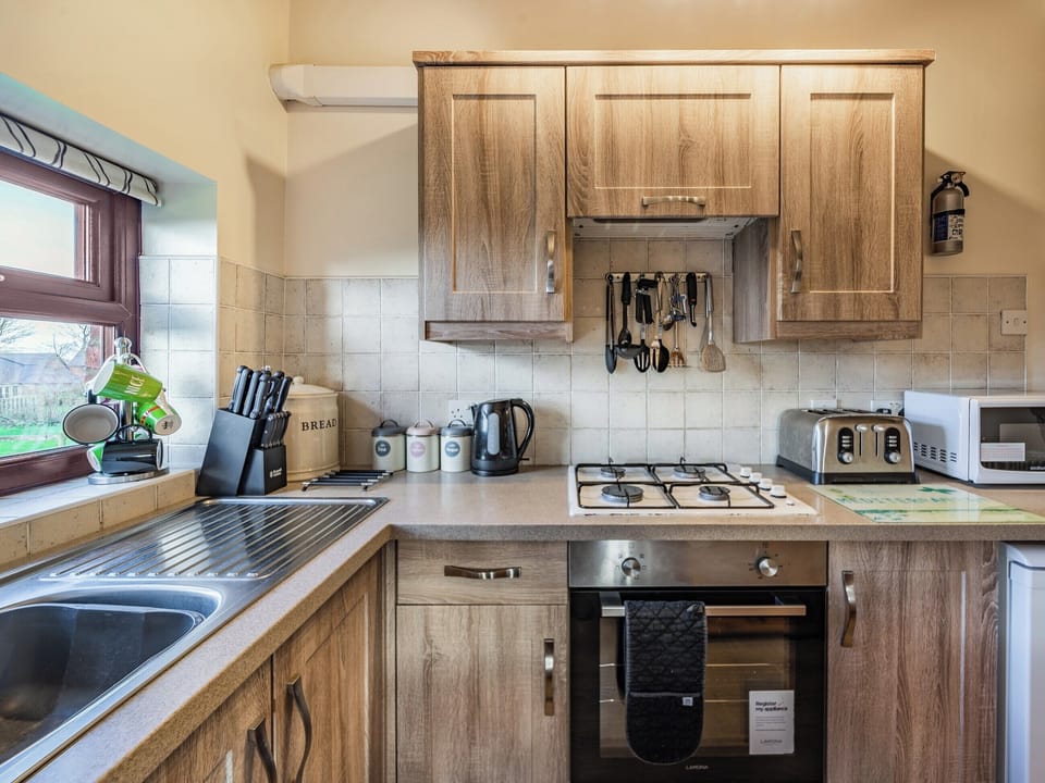 Kitchen area | The Granary - Hardhorn Breaks, Poulton Le Fylde