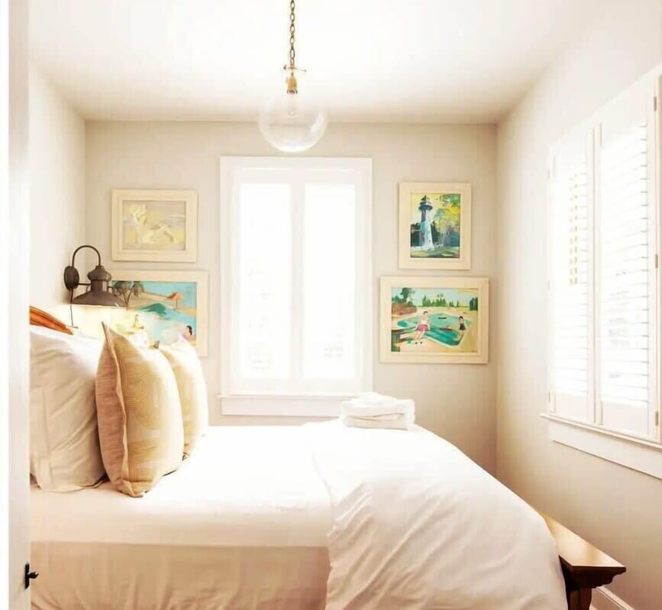 Queen bedroom
