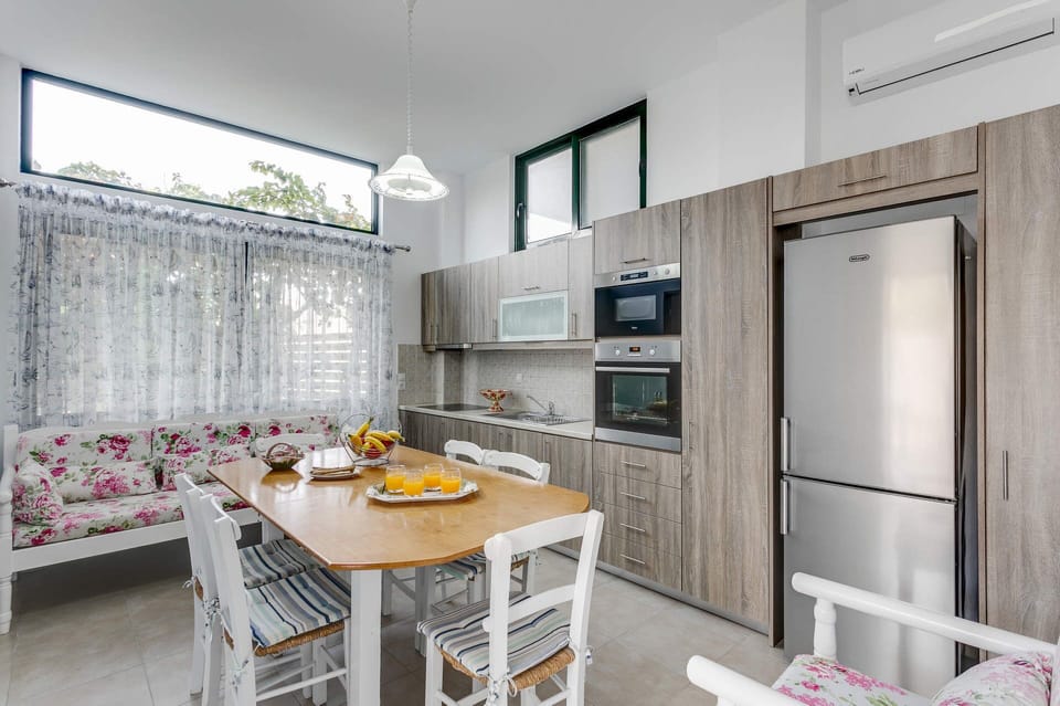 Villa Alexis House image