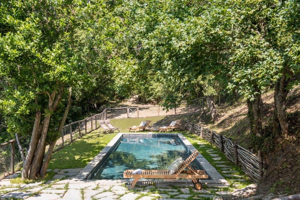 Outside fenced pool (not heated) 