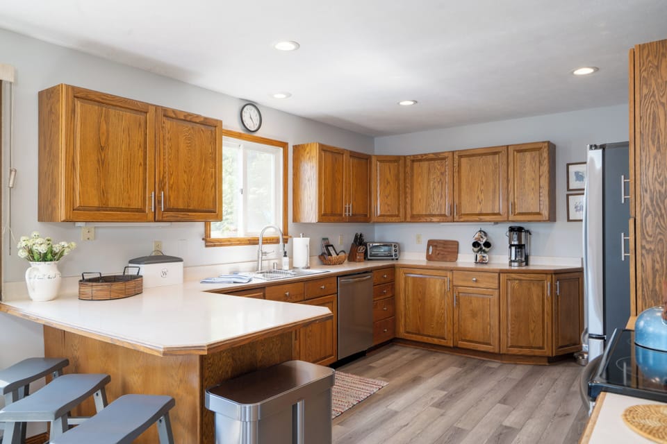 Large kitchen with 3 seats at island