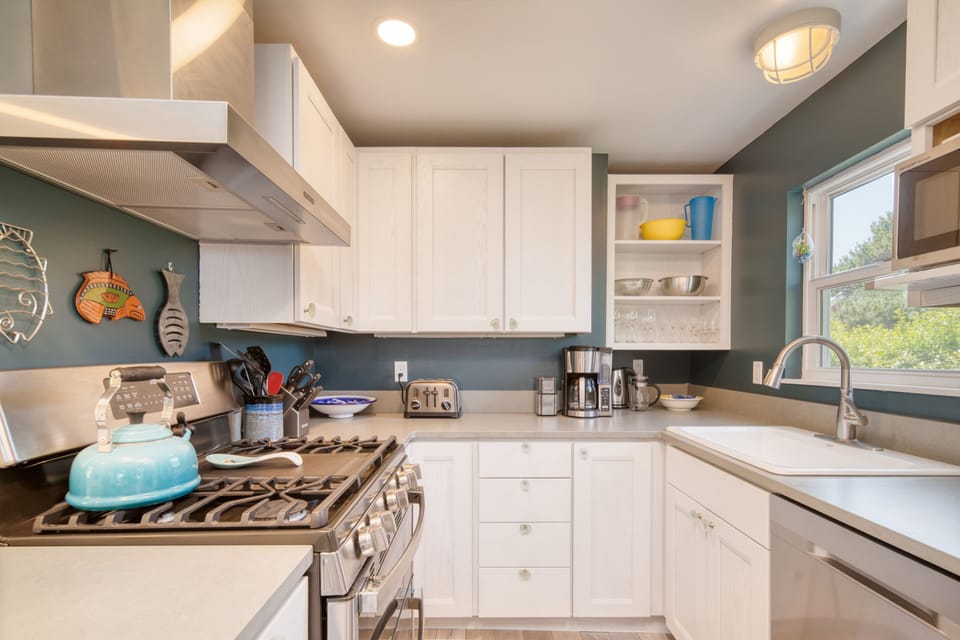 Plenty of counter space.