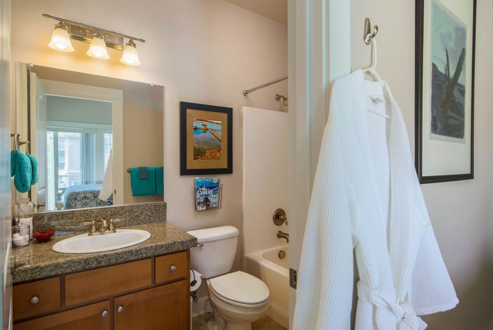 Ensuite bathroom.