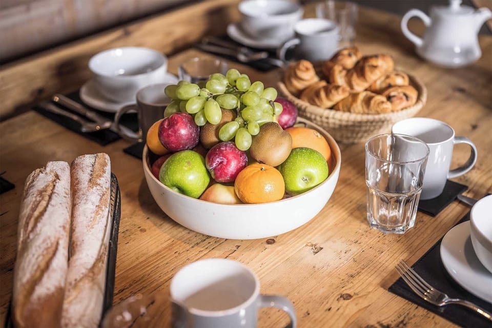 Tuck into a great meal in your dining area.