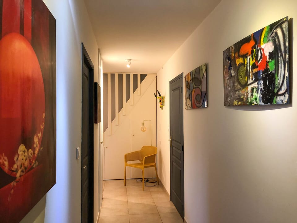 Entrance / Reception