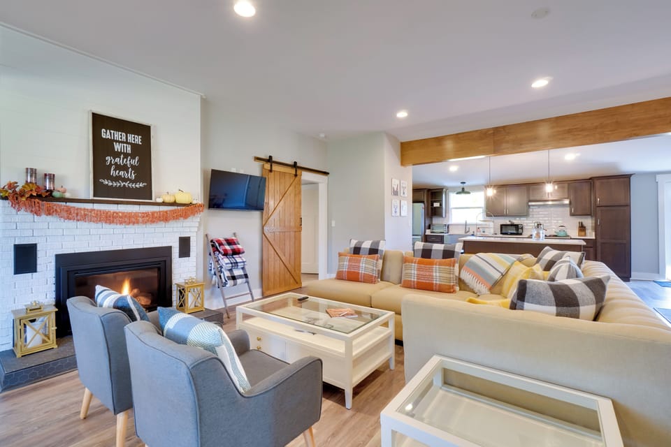 Cleveland Vacation Rental | 3BR | 2BA | 1 Story | Stairs Required | 2,600 Sq Ft