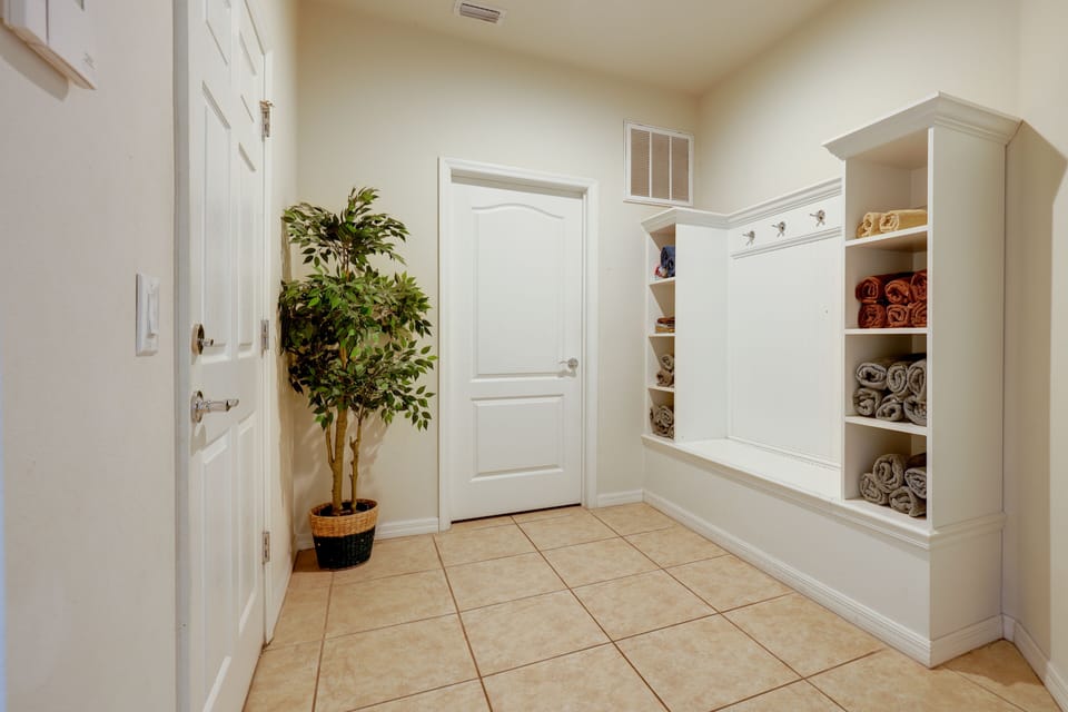 Mudroom and laundry room,We provide 2 washers and 2 dryers for this big house