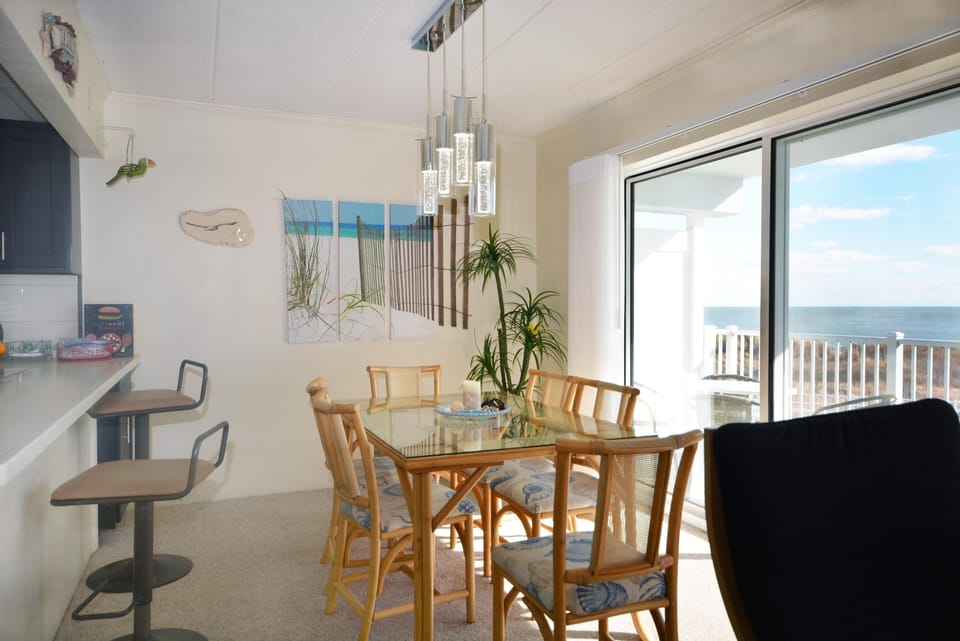 Dining-Area