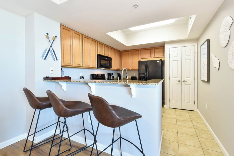 The Palms of Destin 11116 - Breakfast Bar Area