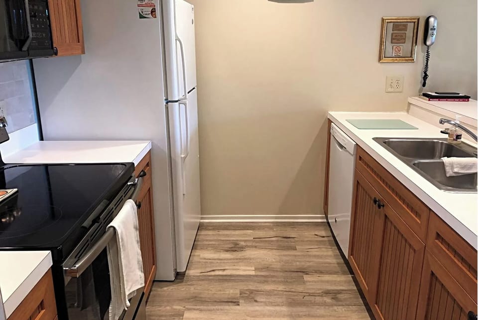 Full kitchen