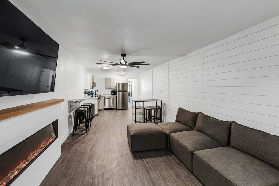 Flooring, Floor, Couch, Furniture, Living Room