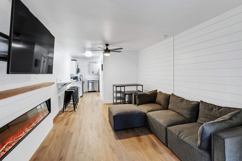 Flooring, Floor, Hardwood, Couch, Furniture