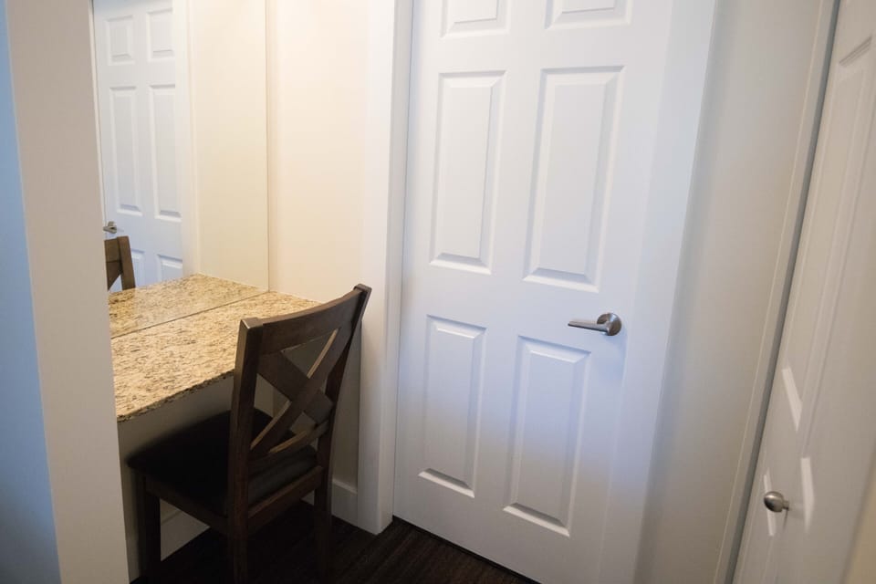 Unit A - Zoom meeting? No problem. Work from anywhere at this private cozy nook.