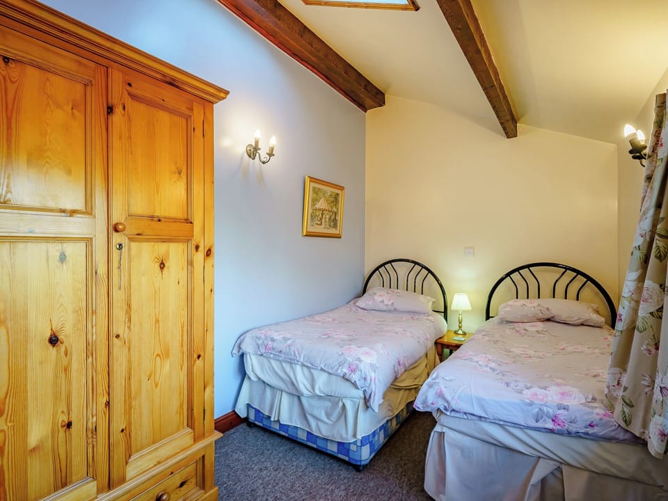 Twin bedroom | Hardhorn Breaks -The Shippon - Hardhorn Breaks, Poulton Le Fylde