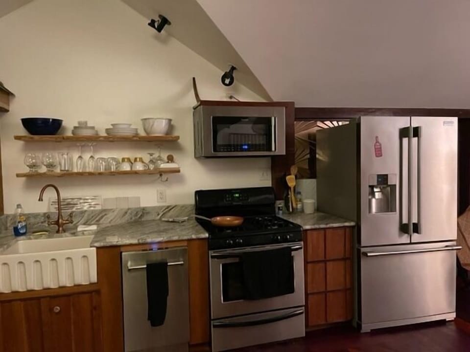 Full Vacation Kitchen