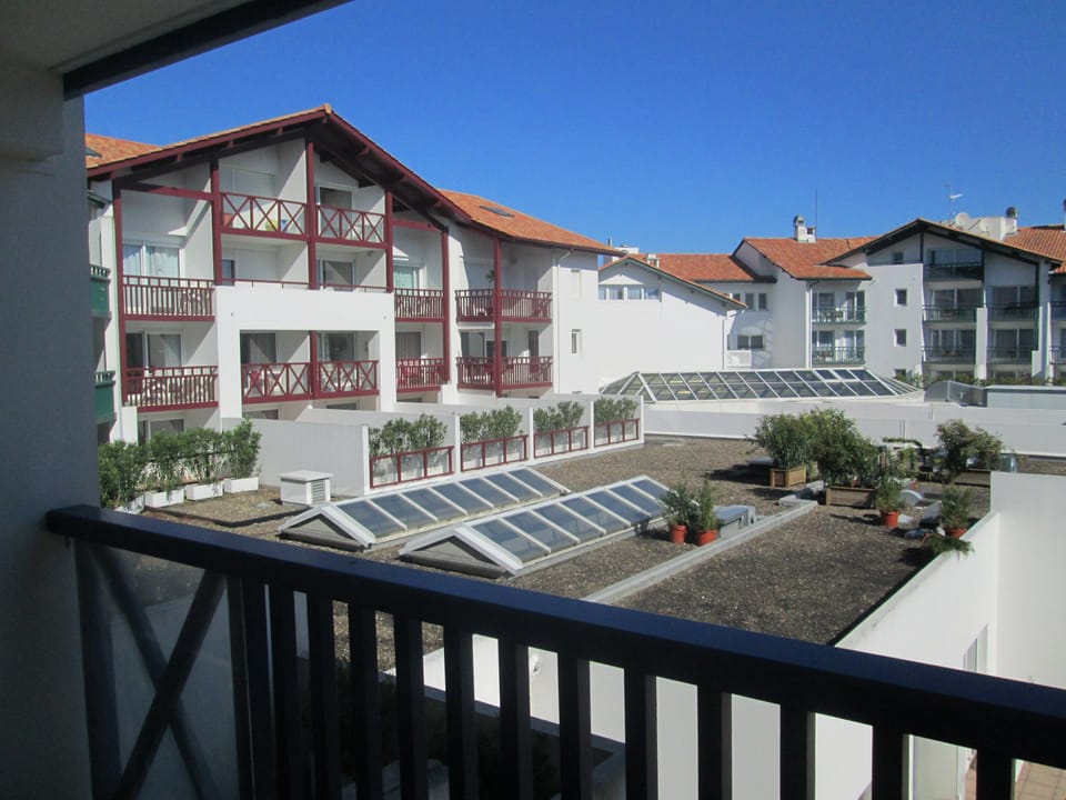 This residence is ideally located near Spain