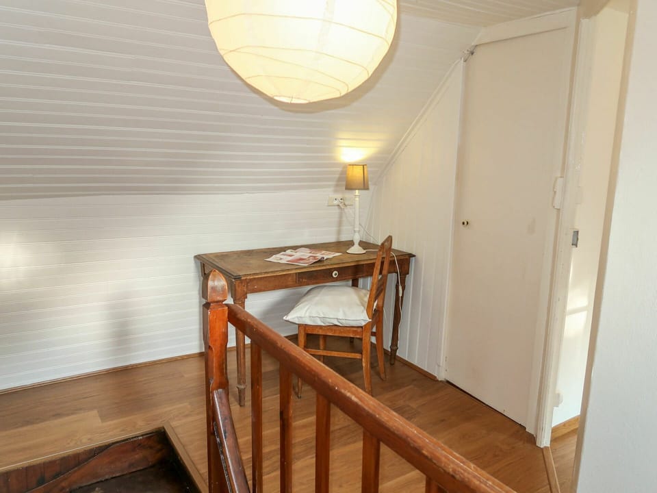 Property, Building, Table, Wood, Lighting, Floor, House, Flooring, Wood Stain, Wall