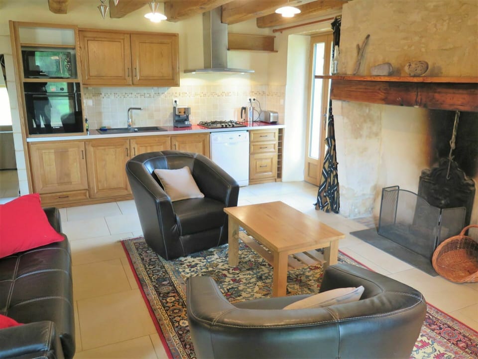 Furniture, Property, Table, Building, Cabinetry, Lighting, Wood, Interior Design, Comfort, Living Room