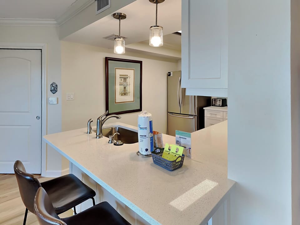 Kitchen - Breakfast Bar