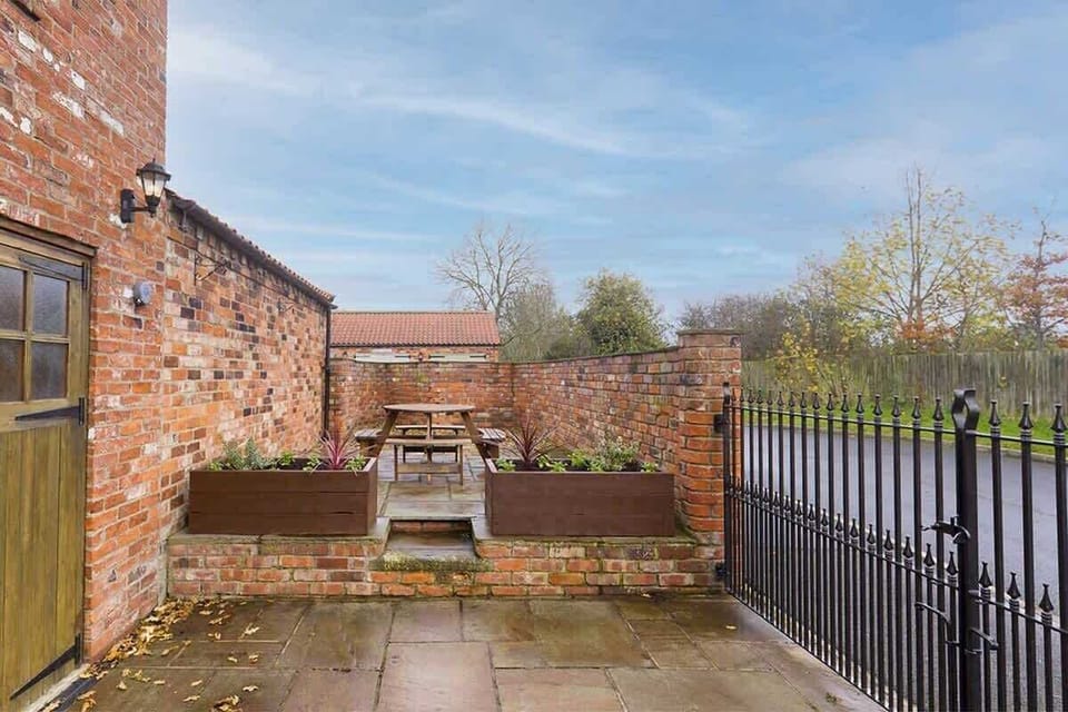 Holmedene, Filey - Host & Stay