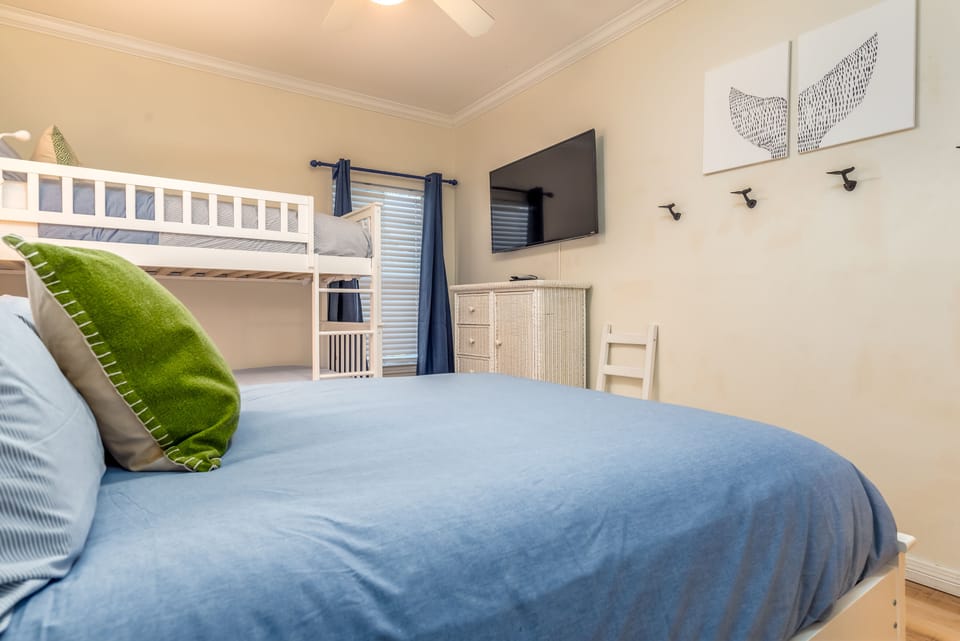 NW Bunk Room Dauphin Island Vacation Rentals