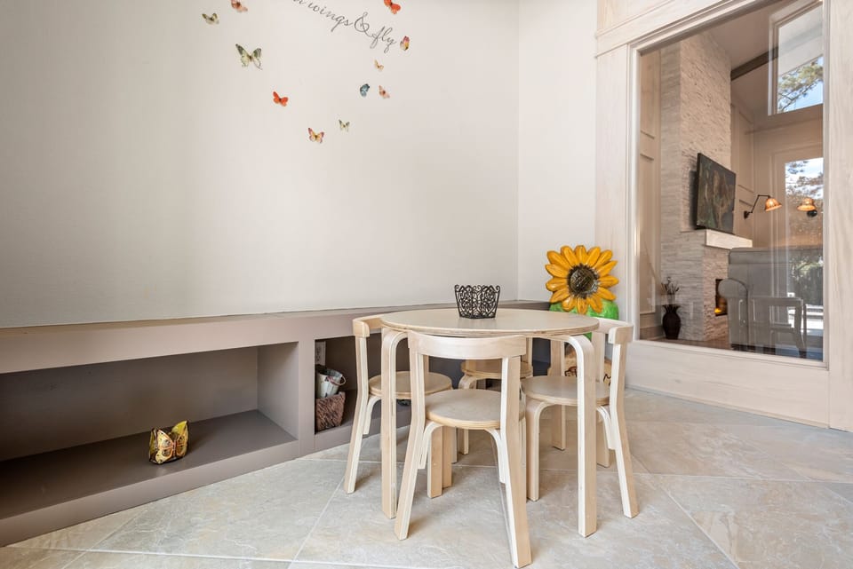 CC087: Breeze The Day | Sunroom