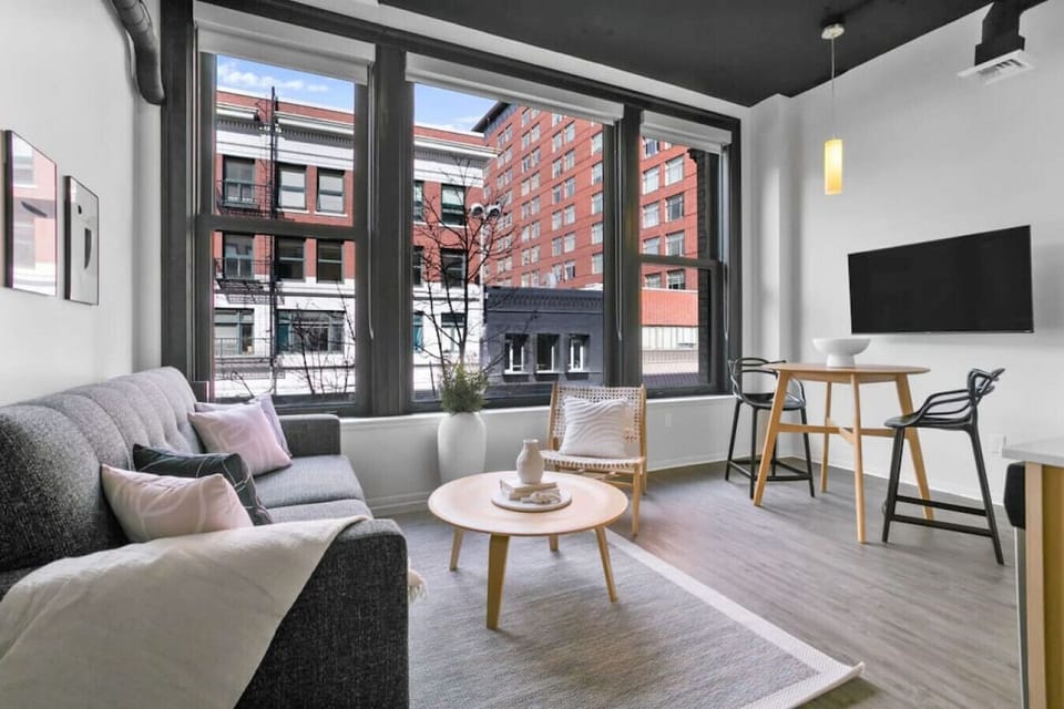 Spacious apartment in the heart of downtown