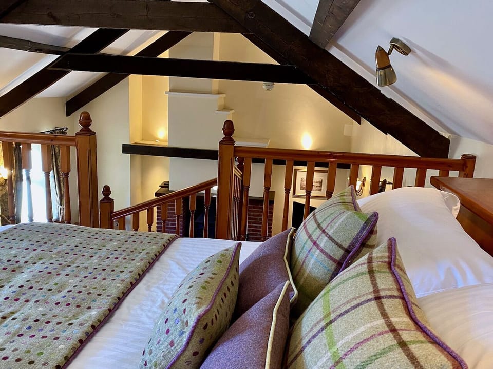 Mezzanine sleeping loft
