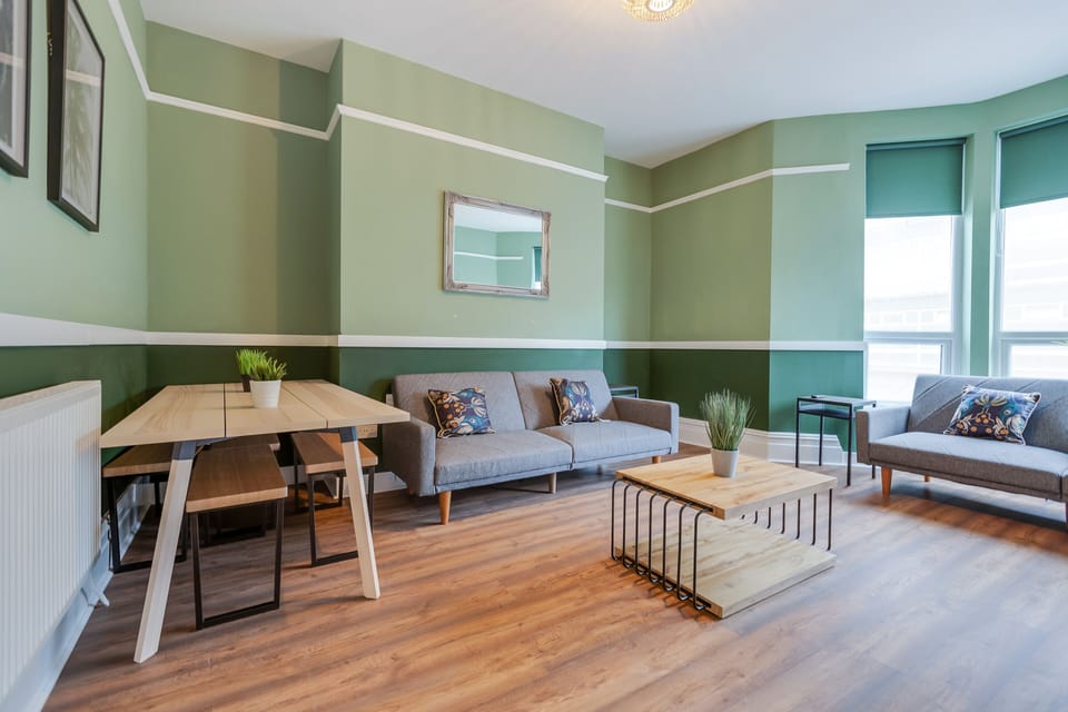 Living Room / Lounge