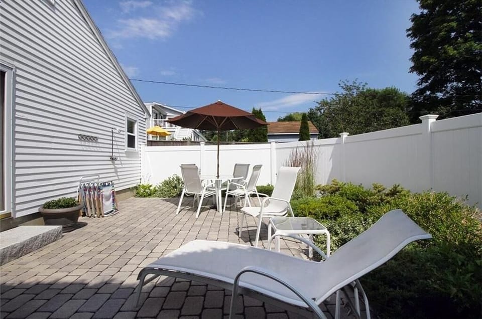 🔥 Stone patio with a gas grill – perfect for summer nights