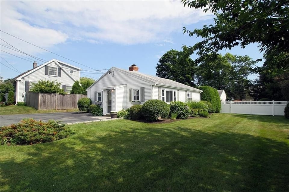 ☀️ Modern Cottage in a Beachy Neighborhood – Your Perfect Summer Getaway! 🏡