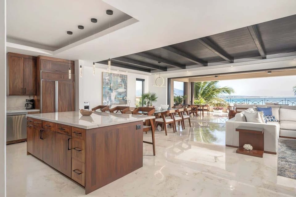 Perfect for preparing seafood dinners after a day at the beach